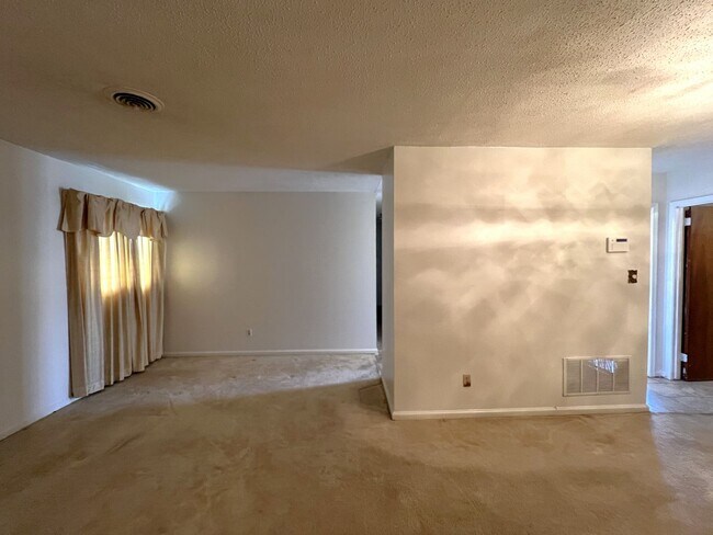 Building Photo - Home for Rent in Montgomery