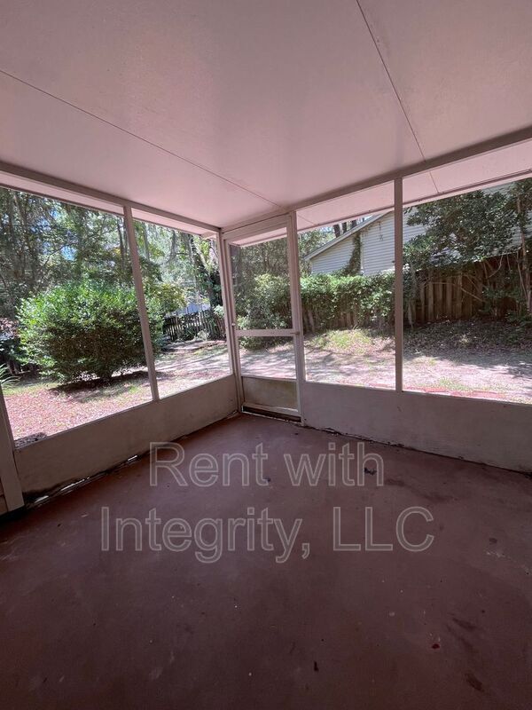 Building Photo - 2661 Faversham Dr