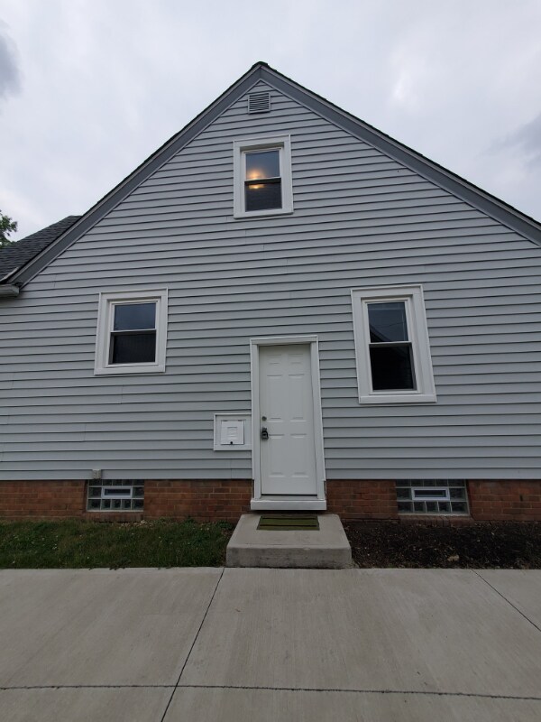 Building Photo - 4406 Maplecrest Ave
