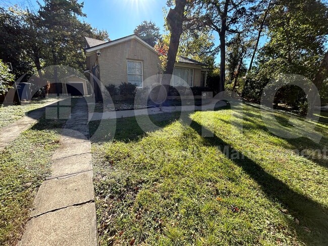 Building Photo - 330 Appian Way