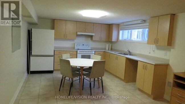 Photo du bâtiment - 12 Burleigh Heights Dr