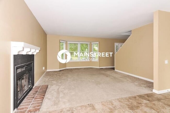 Foto del edificio - 3 Bedroom Pet-Friendly Home in St Peters, MO with Main Street Renewal