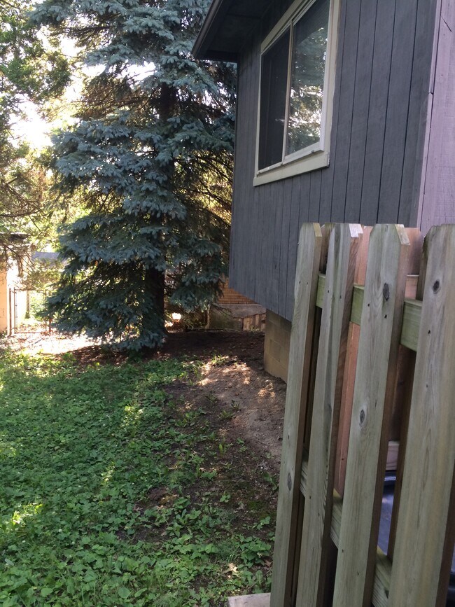 Green space in back. - 5824 Phillips Ave