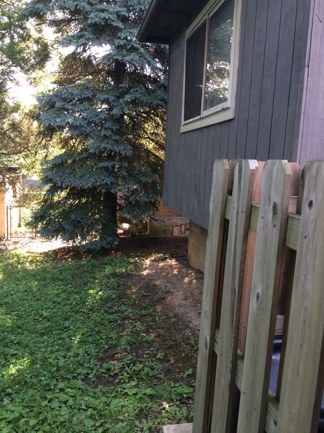 Green space in back. - 5824 Phillips Ave