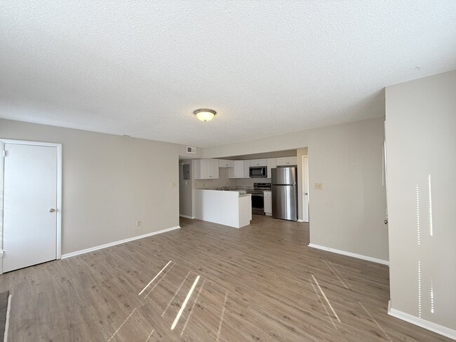 Building Photo - 2700 Lantern Walk SE