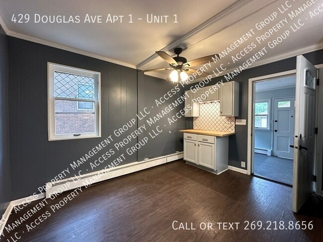 Building Photo - 429 Douglas Ave