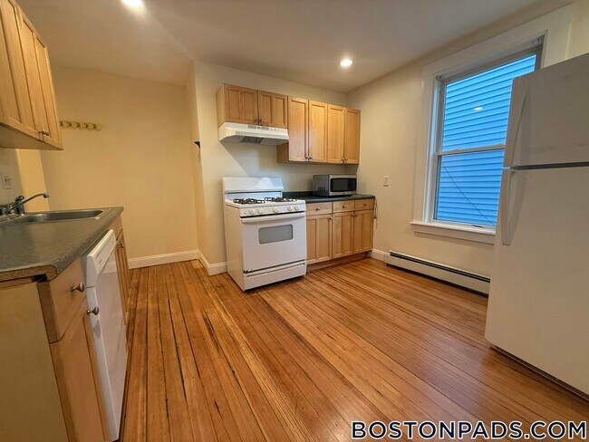 Foto del edificio - 64 Pleasant St