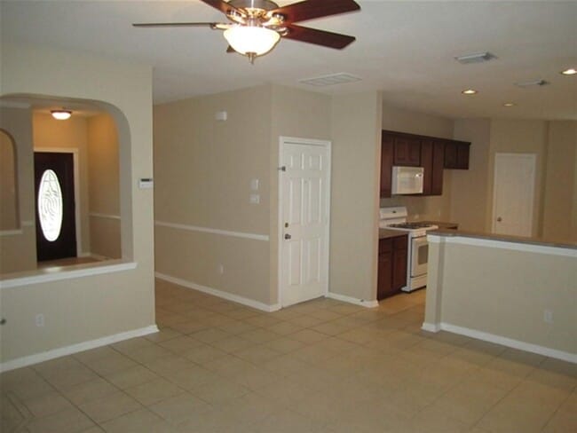 Building Photo - 12722 Whistling Springs Dr