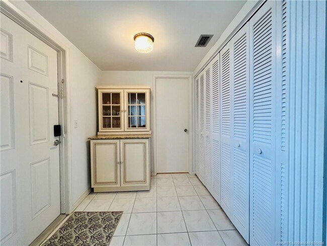 Foto del edificio - 3442 NE Causeway Blvd