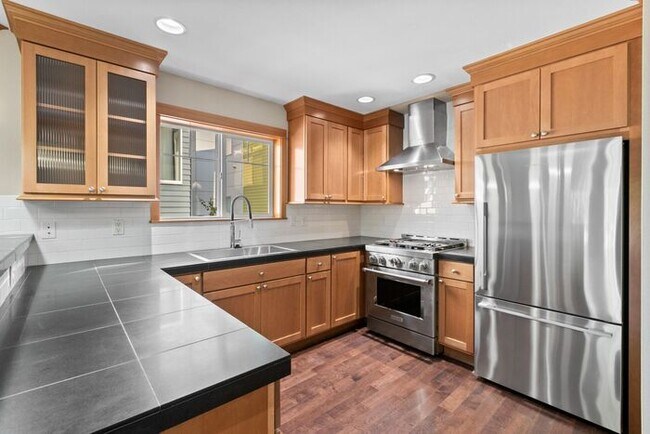 Foto del edificio - BEAUTIFUL Urban Townhome in Coveted West S...