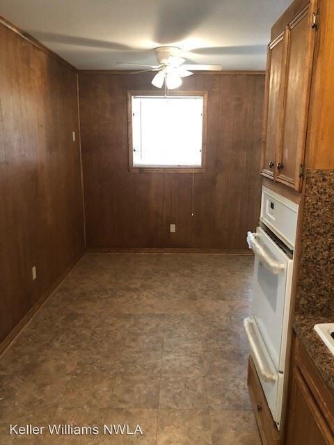 Building Photo - 3 br, 1 bath House - 3716 Glencrest
