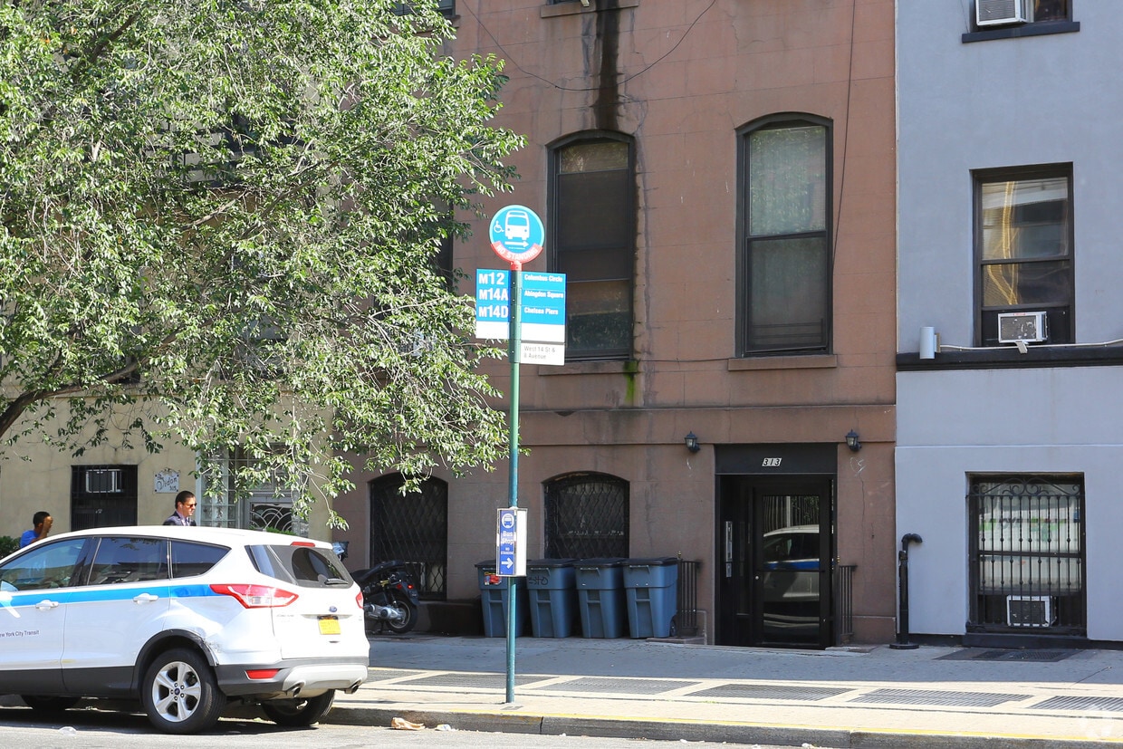 Building Photo - 313 W 14th St