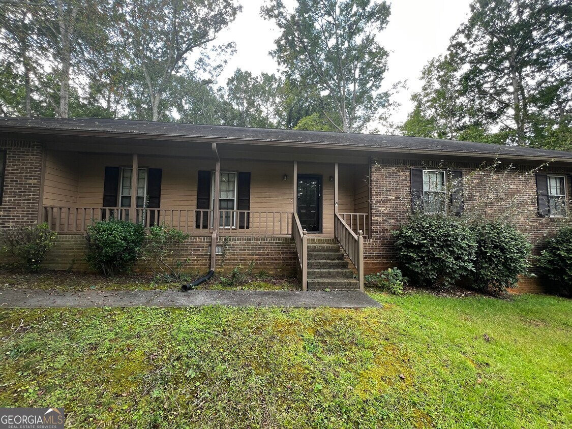 Primary Photo - 380 Hidden Valley Dr SE