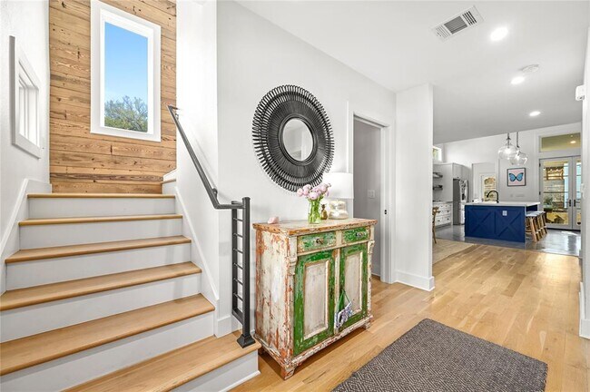 Foto del edificio - 1101 Lorrain St