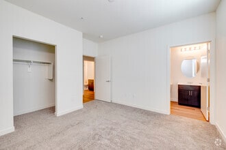 2BR, 2BA - 828SF - Main Bedroom - Grayson on the Rail