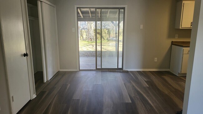 Foto del edificio - 5670 Fenway Dr