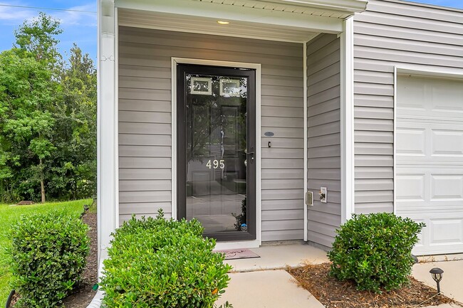 Building Photo - Beautiful Goose Creek Townhome!