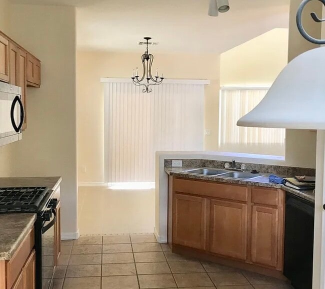 Building Photo - 50 W Camino Rancho Palomas