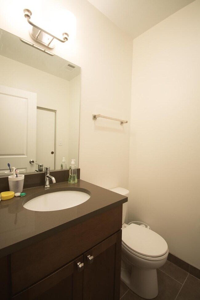 Foto del edificio - 3 bedroom in Chicago IL 60614