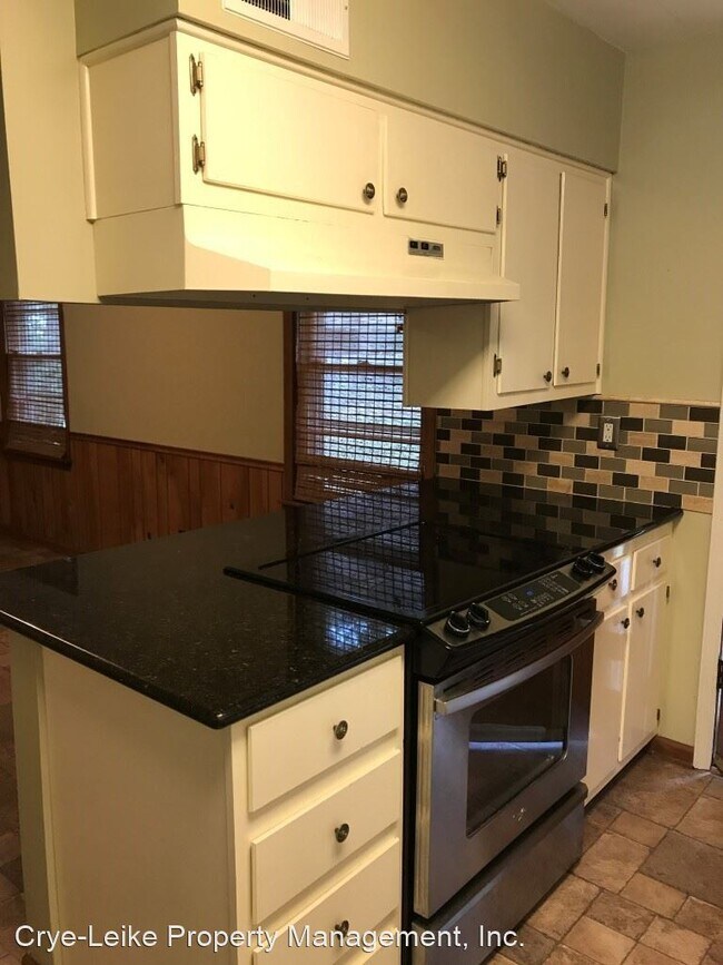 Foto del edificio - 3 br, 1.5 bath House - 5556 Mason Rd