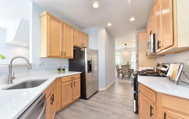 Building Photo - 6491 Powatan Knoll Ct
