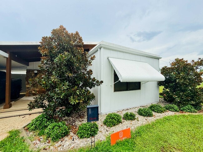 Building Photo - 2902 Bruce Ln