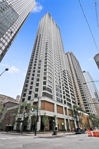 Primary Photo - 400 E Ohio St