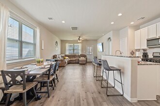 Building Photo - 2221 Raider Dr