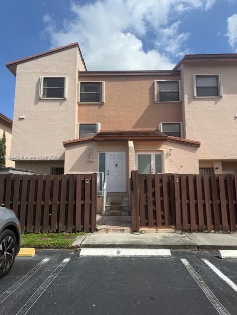 Foto del edificio - 515 W Park Dr