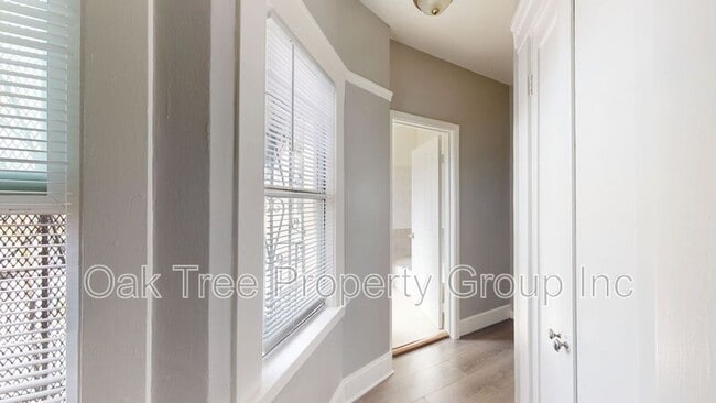 Building Photo - 4152 Brookdale Ave