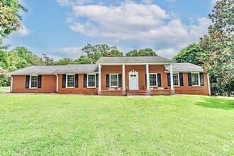 Building Photo - 300 Long Forest Cir