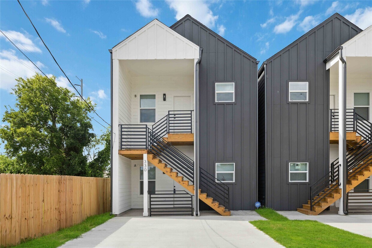 Primary Photo - 330 Clearwater St