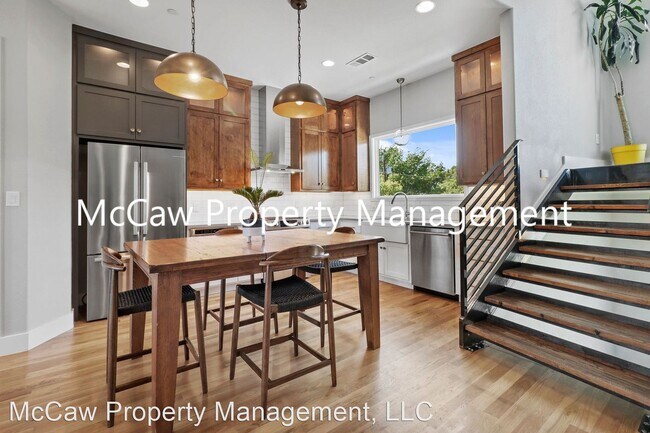 Building Photo - 2 br, 2.5 bath House - 2528 Galvez Ave