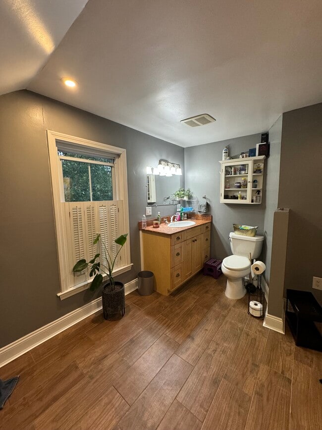 Building Photo - 109 Rumford St