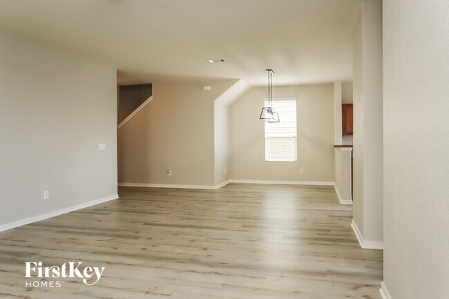 Building Photo - 2526 Skyview Silver Dr