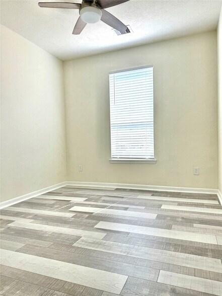 Foto del edificio - 2510 White Bluff Ln