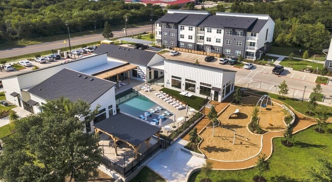 Building Photo - Spectra Parks