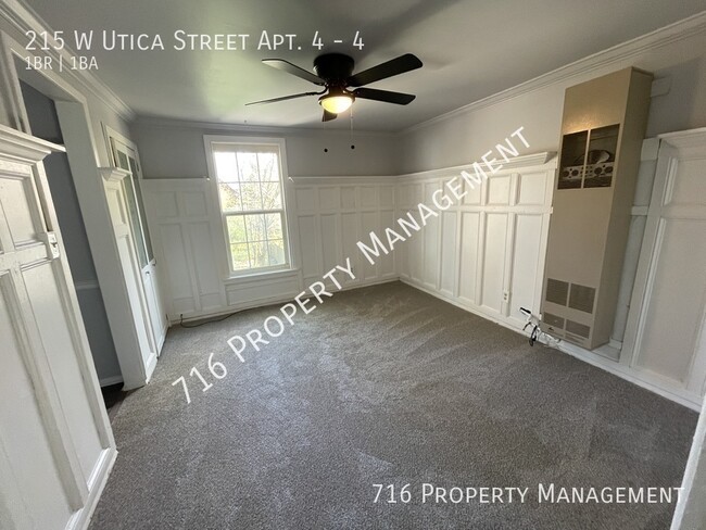 Building Photo - 215 W Utica St