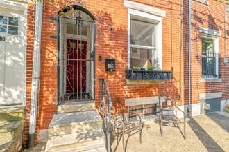Building Photo - 802 LeCount St