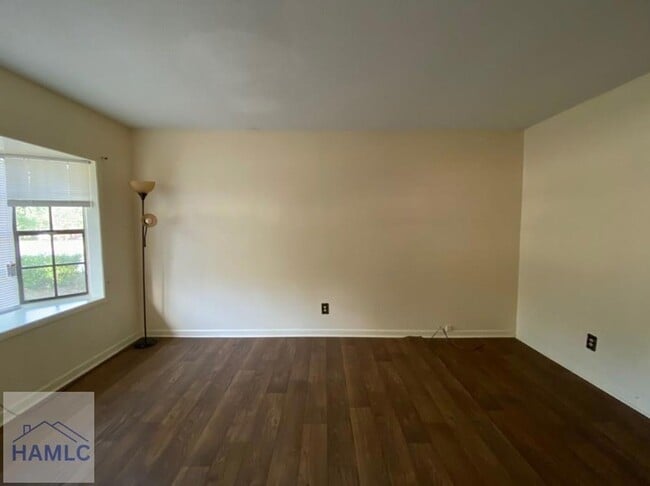 Building Photo - 262 Garden Cir