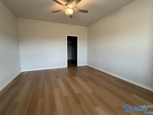 Foto del edificio - 112 Willow Rose Ln