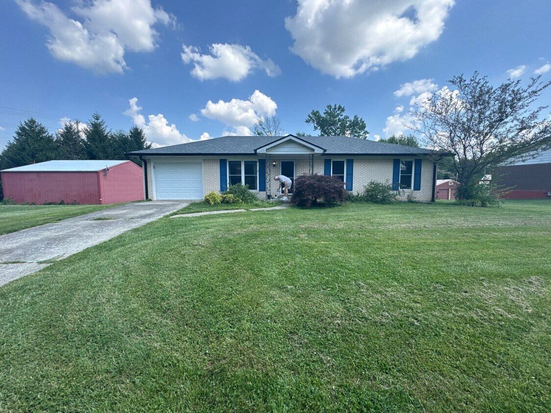 Foto principal - 1704 Twinbrook Dr