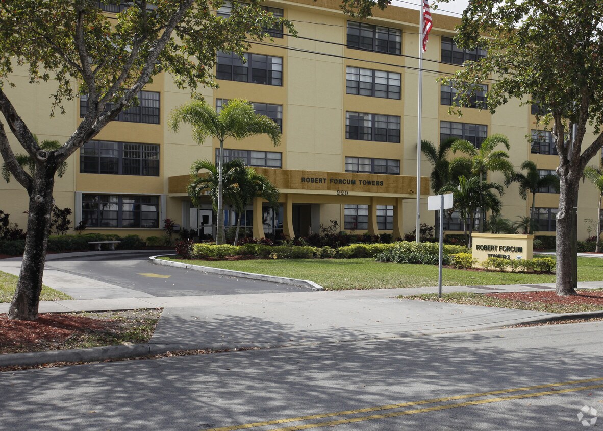 Building Photo - Robert Forcum Towers