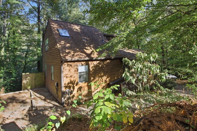 Building Photo - 2459 Clairmont Rd NE