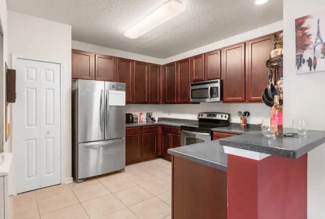 Building Photo - 8201 Green Parrot Road