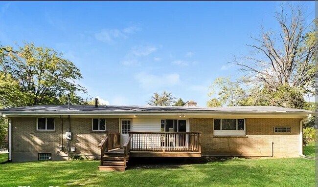 Building Photo - 6710 Foxshire Dr