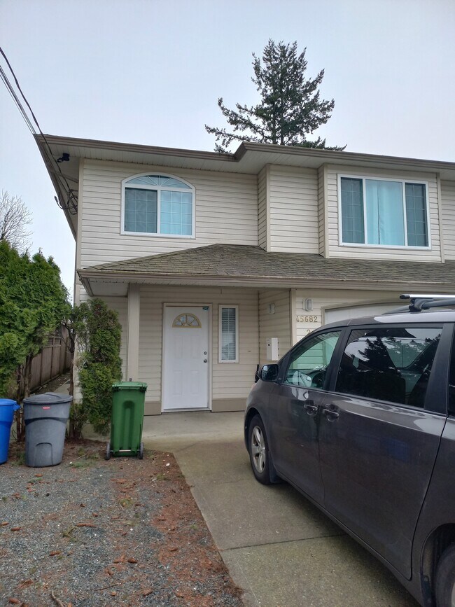 45682 Reece Av, Chilliwack, BC V2P 2Z8 Townhouse for Rent in