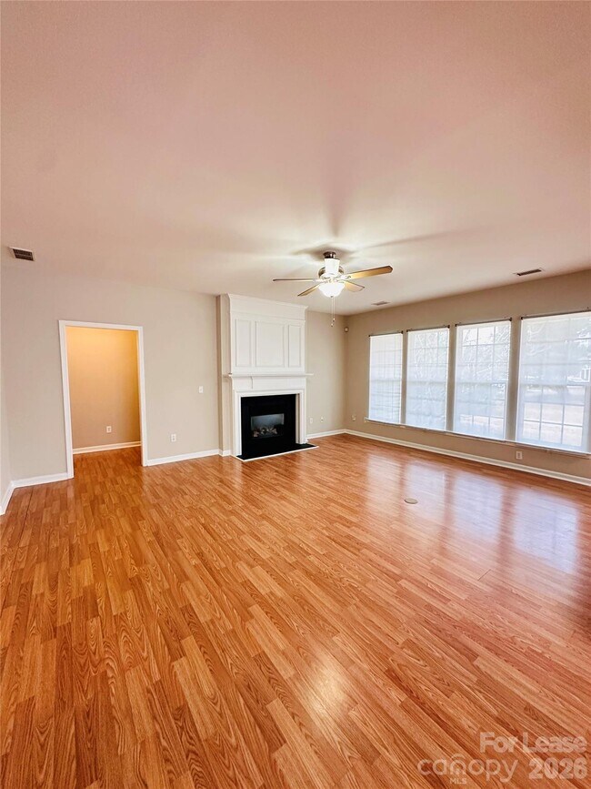 Foto del edificio - 8419 Heron Glen Dr