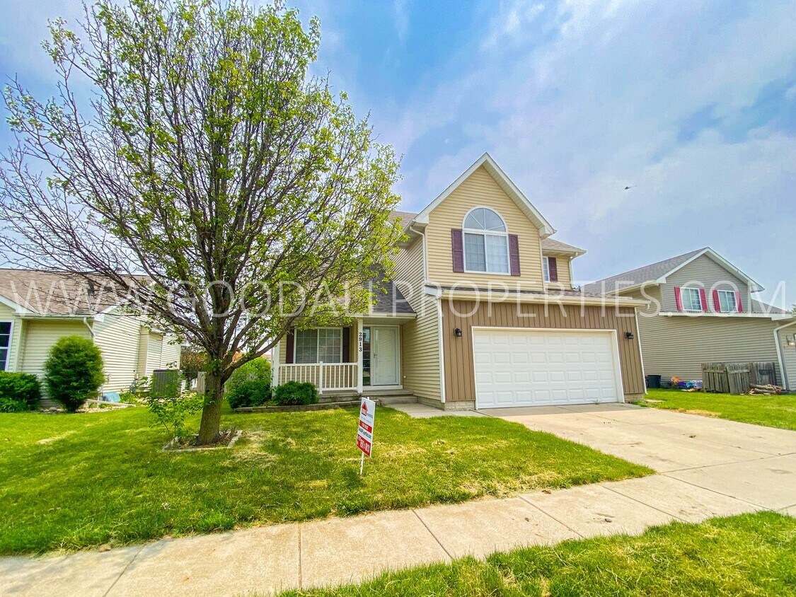 Primary Photo - 3 BDRM 2.5 Bath finished basement fenced b...