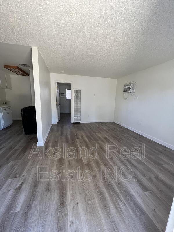 Foto del edificio - 4555 Davis Ave